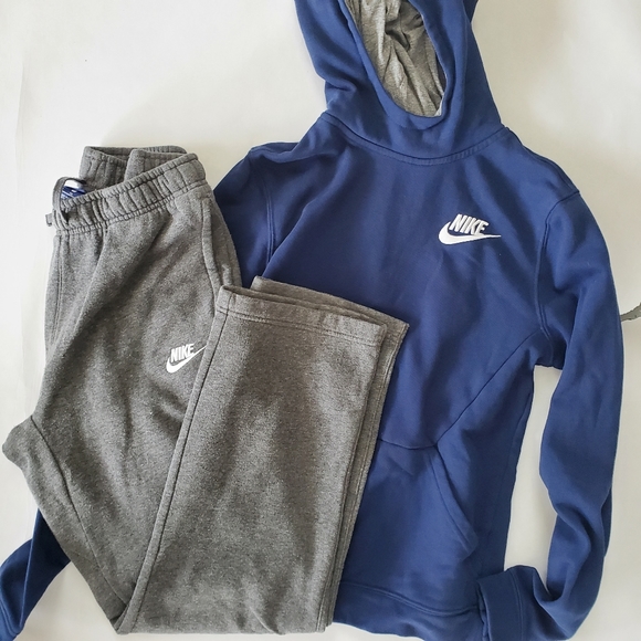 nike sweatshirt and sweatpants set